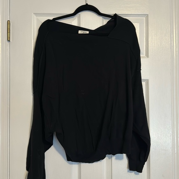 Off the shoulder sweater - Picture 1 of 2